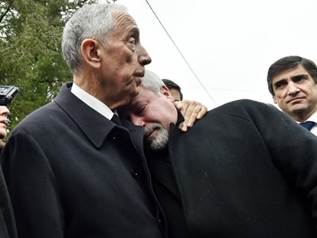 Jorge Dias confortado por Marcelo no dia aps a tragdia 